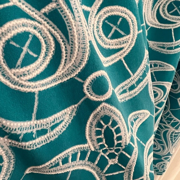 NEW - Turquoise, Off the Shoulder dress with wh. raised design, sz. 16 - Picture 4 of 5